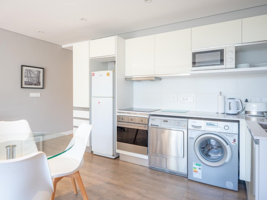 To Let 1 Bedroom Property for Rent in Green Point Western Cape